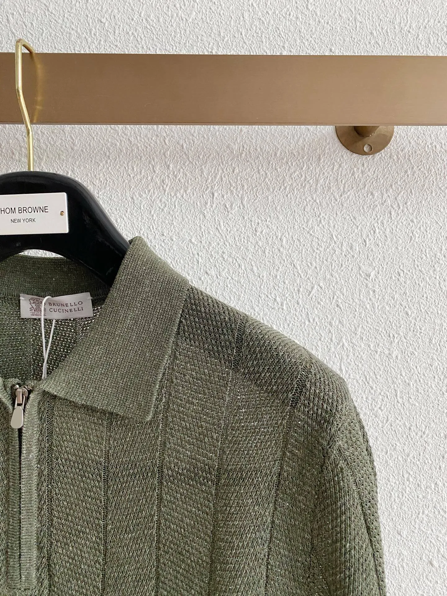 Brunello Cucinelli old money style half-zip knitted Polo shirt, Classic design, the fabric is made of linen + lyocell/cotton blended material, which combines the breathable freshness of linen and the drape and silky smoothness of lyocell. It is not sweaty or sticky when worn in summer. Sizes: M-3XL